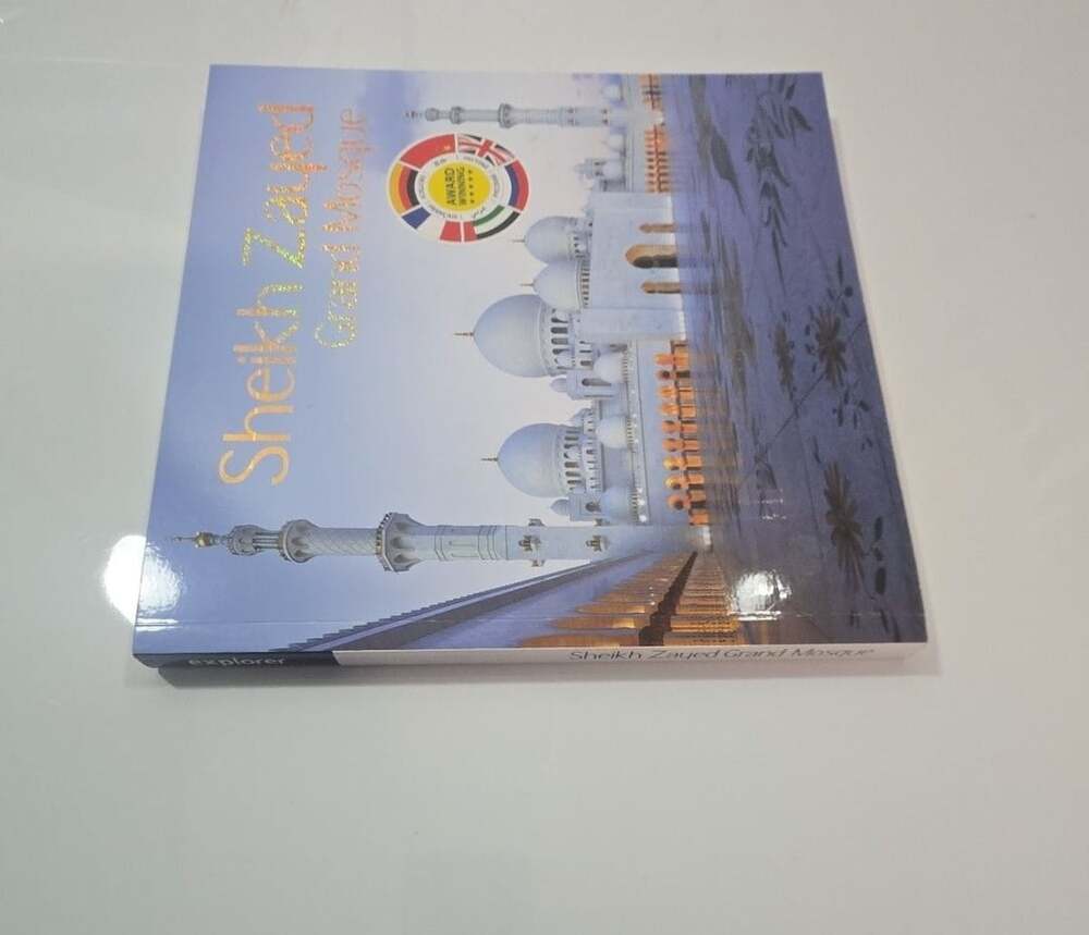 Explorer Sheikh Zayed Grand Mosque Paperback Book - Picture 4 of 4